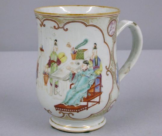 Lot image - Chinese Export Famille Rose Porcelain Mug