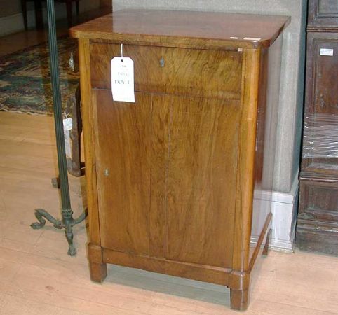 Lot image - Biedermeier Walnut Bedside Cabinet