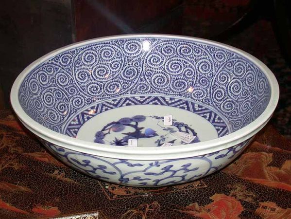 Lot image - Pair of George I Style Parcel Gilt and Painted Side Chairs