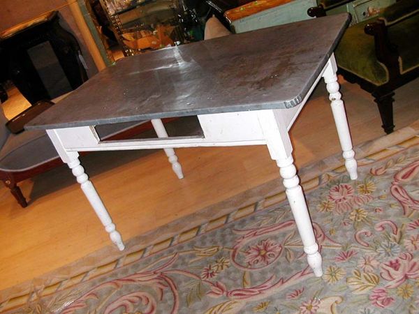 Lot image - White Painted Kitchen Table