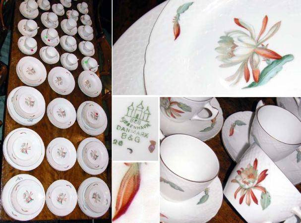 Lot image - Bing & Grondahl Porcelain Water Lily Decorated Dinner Service