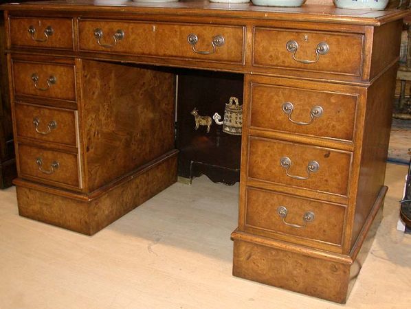 Lot image - Georgian Style Walnut Pedestal Desk