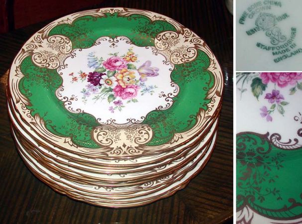 Lot image - Set of Twelve Crown Staffordshire Gilt and Floral Decorated Service Plates