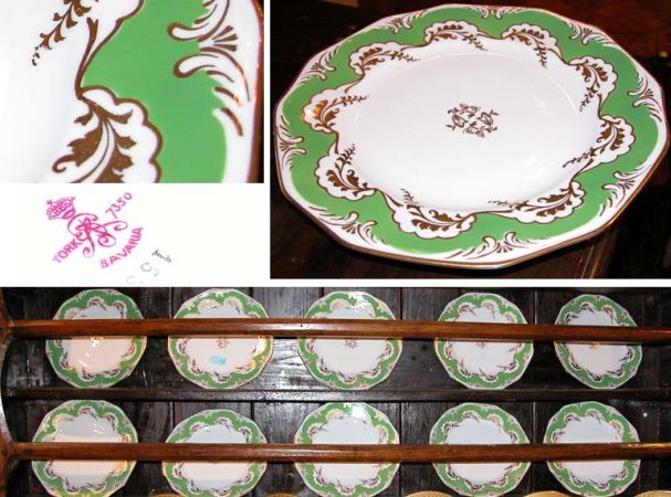 Lot image - Set of Ten German Gilt and Green Decorated Porcelain Dinner Plates