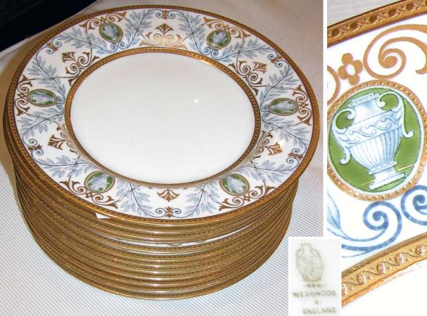 Lot image - Set of Twelve Wedgwood Porcelain Luncheon Plates