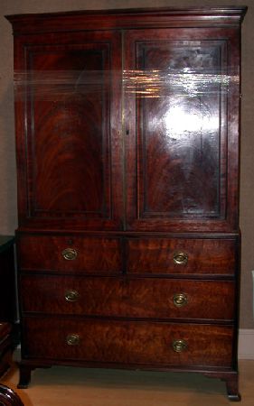 Lot image - George III Mahogany Linen Press