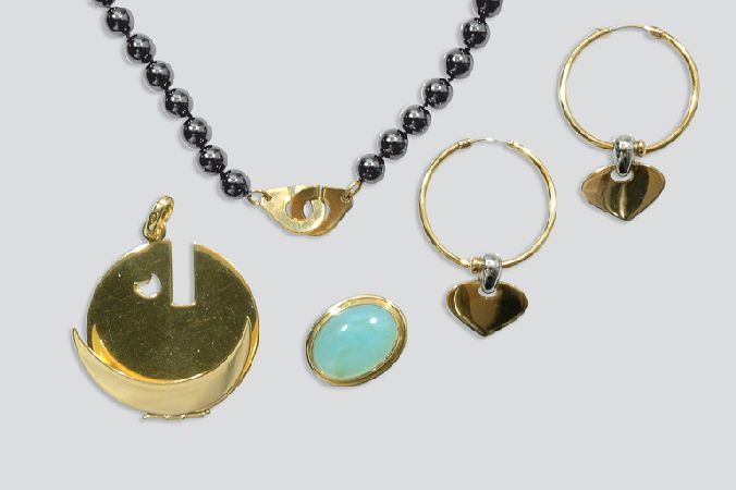 Lot image - Group of Jewelry