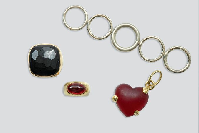 Lot image - Group of Jewelry