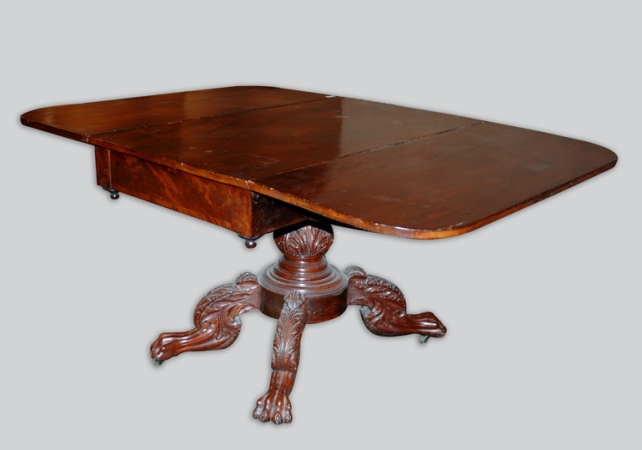 Lot image - Classical Mahogany Drop-Leaf Table