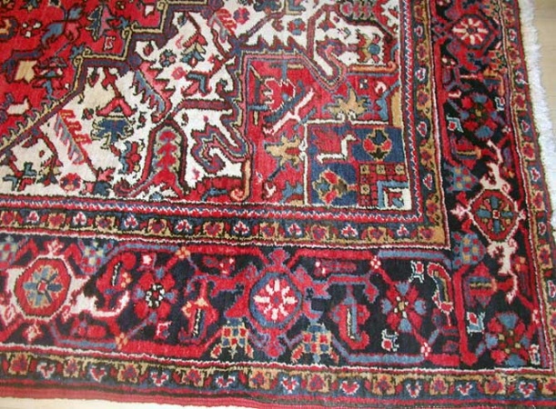 Lot image - Heriz Carpet