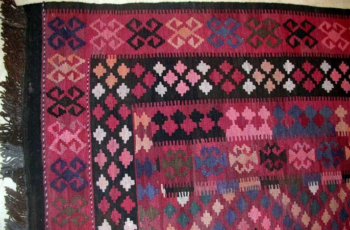 Lot image - QAshqai Kilim
