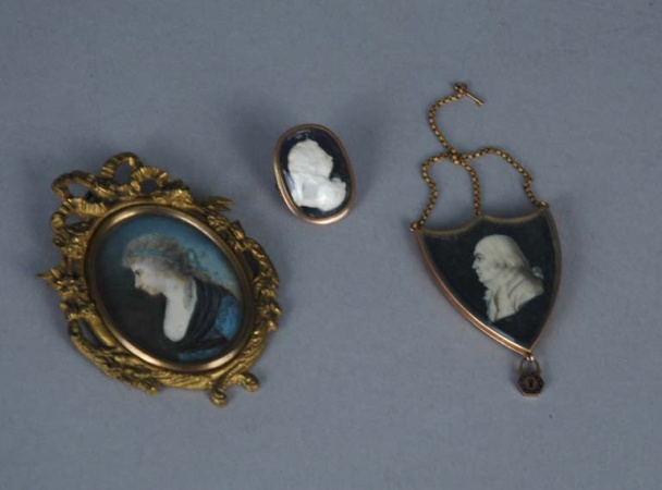 Lot image - Portrait Miniature of a Gentleman; Together with a Portrait Miniature of a Lady and a Cameo Style Gilt Mounted Small Brooch