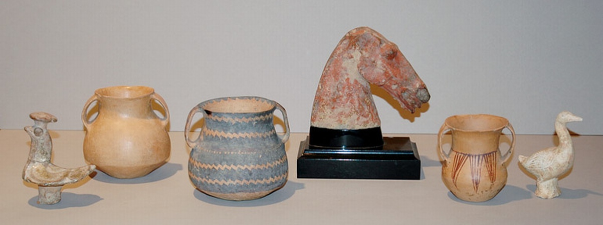 Lot image - Group of Chinese Pottery