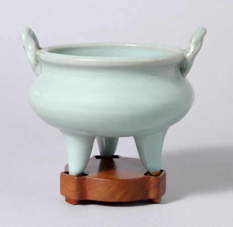 Lot image - Chinese Longquan Celadon Tripod Censer