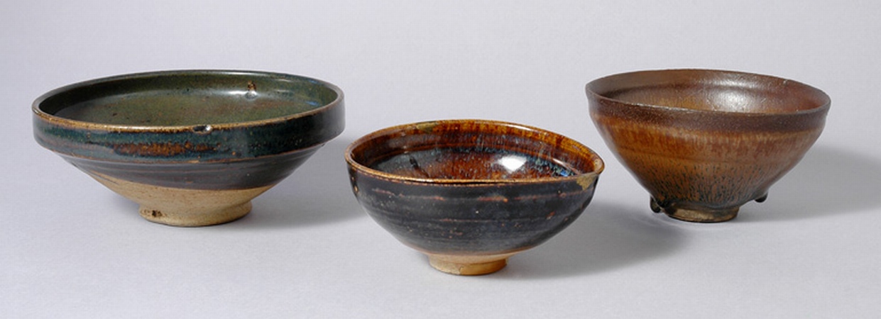 Lot image - Group of Three Henan Teabowls