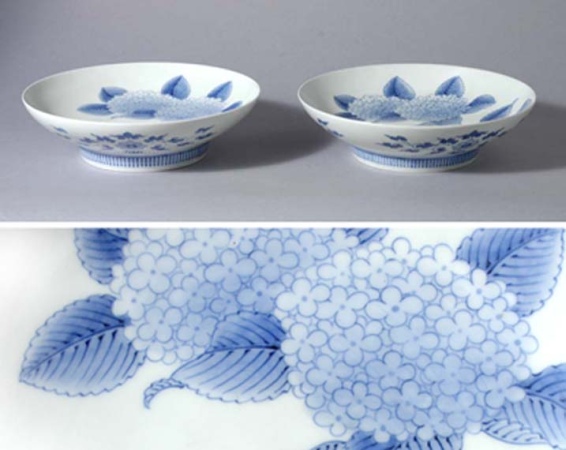 Lot image - Pair of Japanese Blue and White Nabeshima Porcelain Bowls