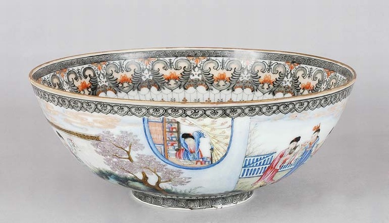 Lot image - Chinese Enameled Porcelain Bowl