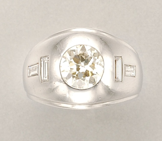 Lot image - Diamond Gypsy Ring