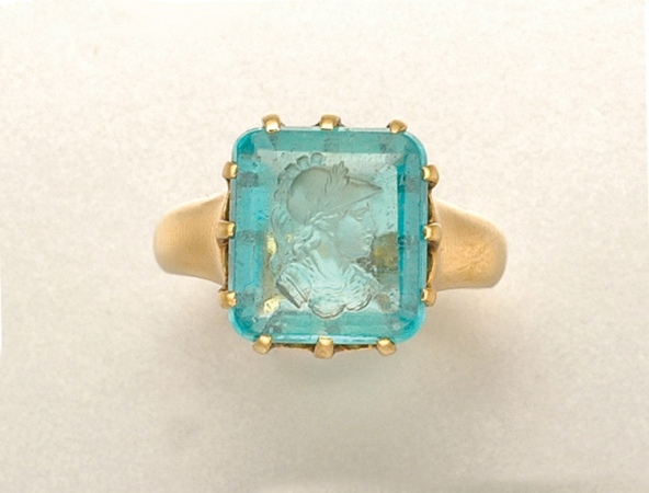 Lot image - Emerald Intaglio Ring