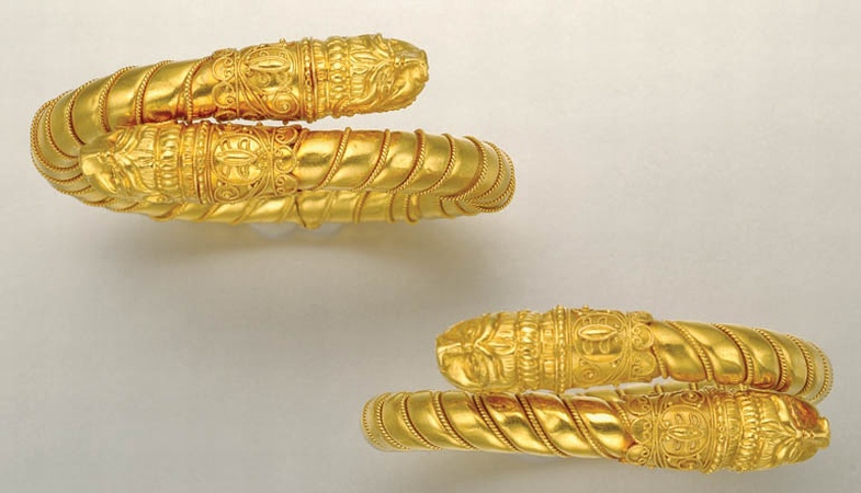 Lot image - Pair of High Karat Gold Bangles