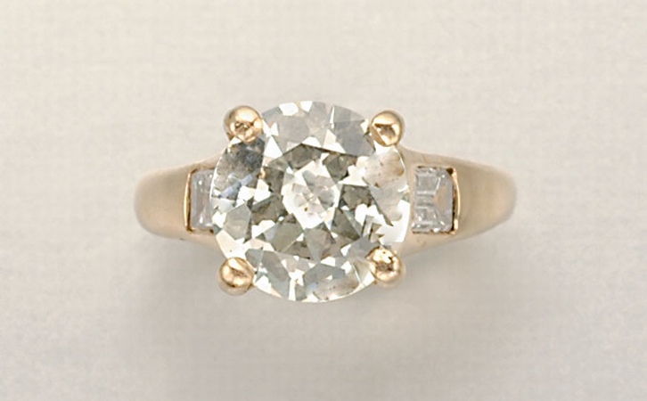 Lot image - Diamond Ring