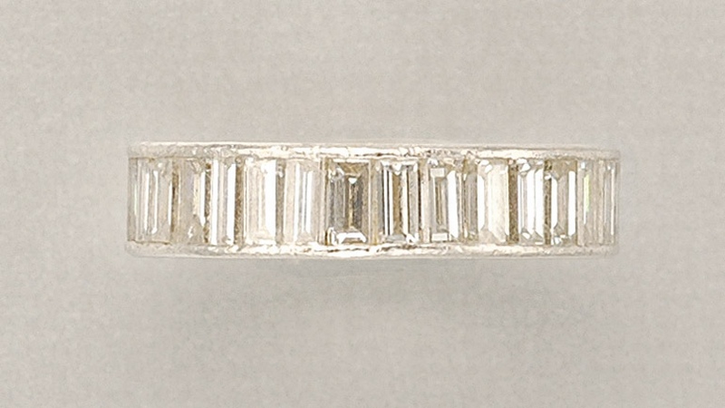 Lot image - Diamond Band Ring