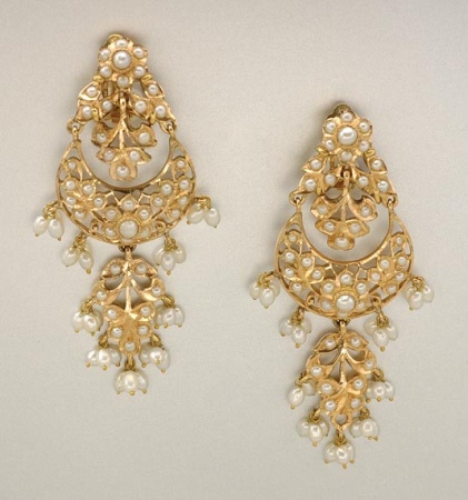 Lot image - Pair of Gold and Split Pearl and Biwa Pearl Pendant Earclips