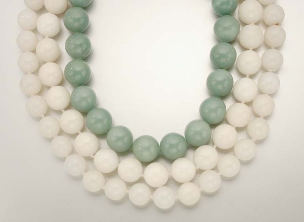 Lot image - Three Agate Bead Necklaces
