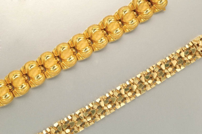 Lot image - Two Gold Bracelets