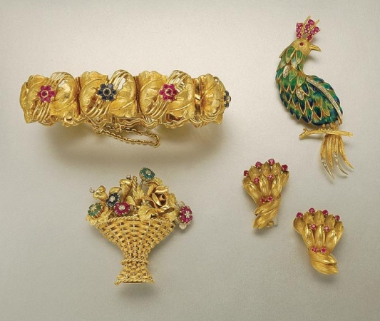 Lot image - Group of Jewelry