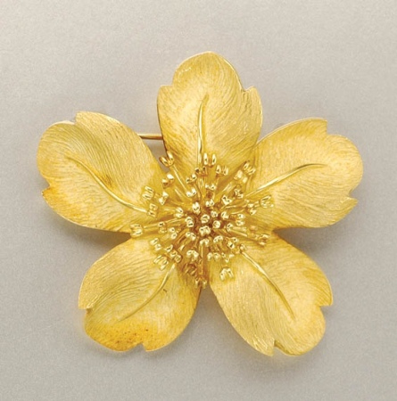 Lot image - Gold Flower Brooch