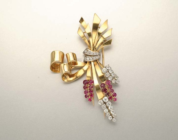 Lot image - Gold, Diamond and Ruby Clip