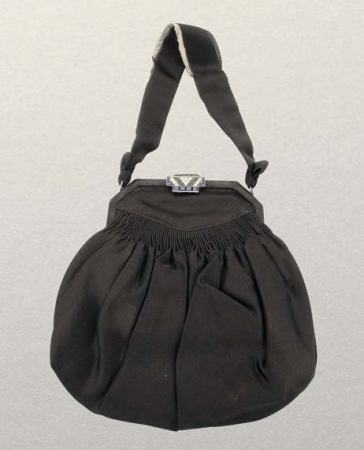 Lot image - Art Deco Sapphire, Diamond, Black Onyx and Fabric Evening Purse