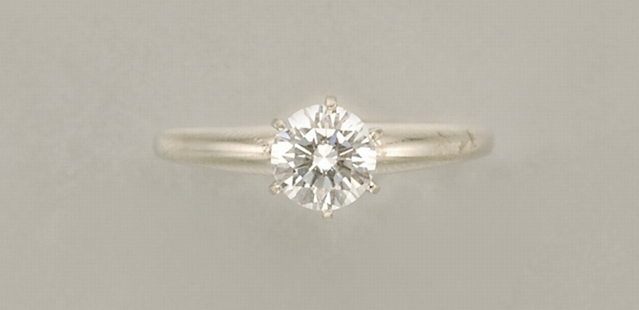 Lot image - Diamond Ring