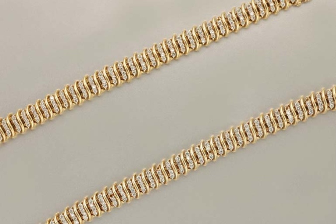 Lot image - Gold and Diamond Necklace/Bracelet Combination