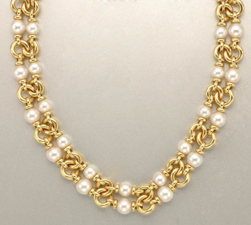 Lot image - Gold and Cultured Pearl Necklace