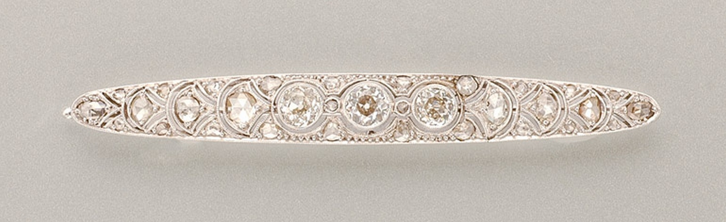 Lot image - Diamond Bar Pin