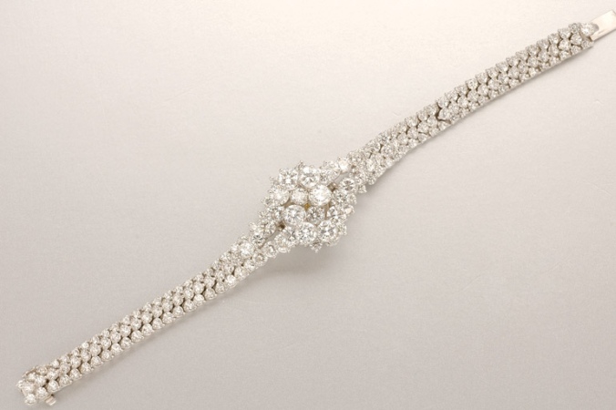 Lot image - Diamond Bracelet Watch