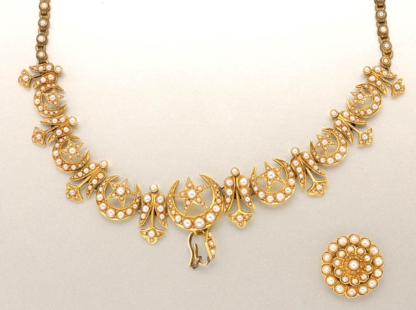 Lot image - Antique Gold and Split Pearl Necklace with Loose Pendant