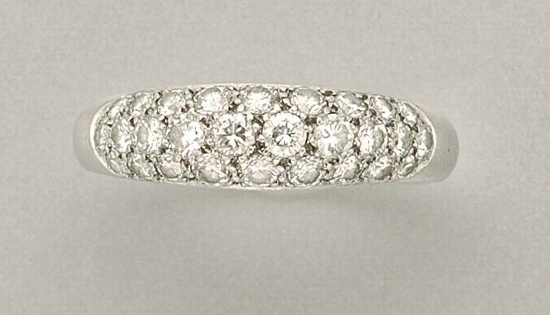 Lot image - Diamond Bombe Ring