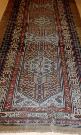 Lot image - Serab Runner