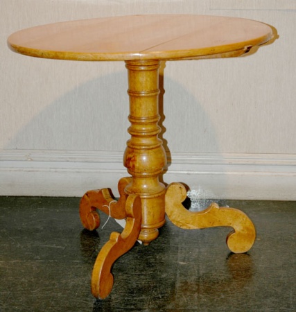 Lot image - Biedermeier Birch Tilt-Top Table