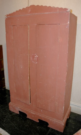 Lot image - Provincial Painted Two-Door Cupboard