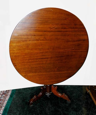 Lot image - Georgian Style Mahogany Tilt-Top Table