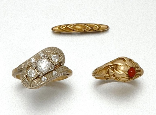 Lot image - Group of Jewelry