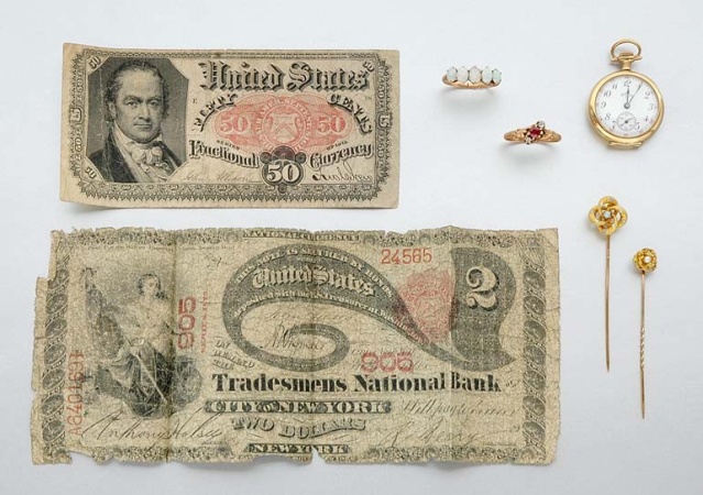 Lot image - Group of Jewelry and Paper Currency