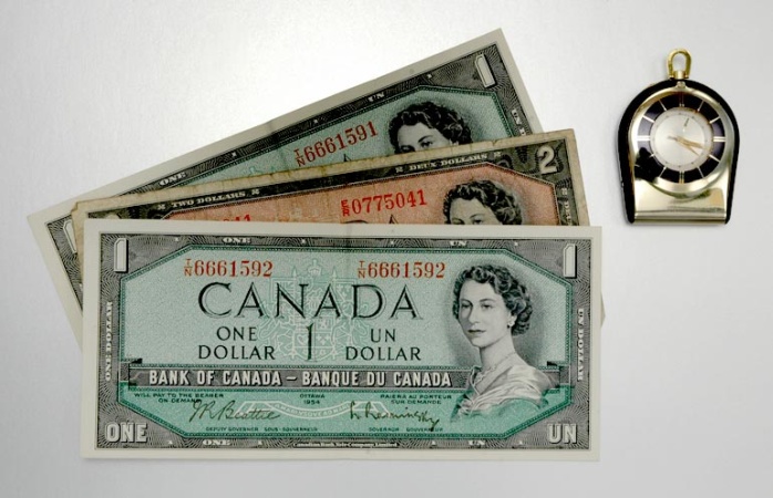 Lot image - Purse Watch and Canadian Currency