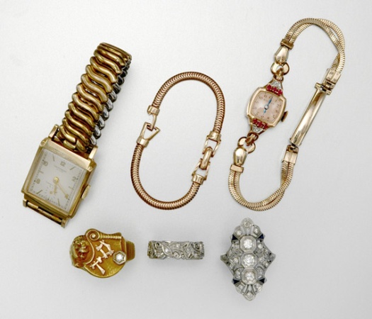Lot image - Group of Assorted Jewelry