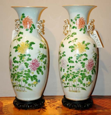 Lot image - Pair of Chinese Porcelain Vases