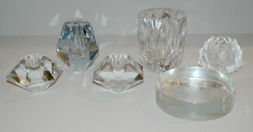 Lot image - Group of Six Clear Glass Table Decorations